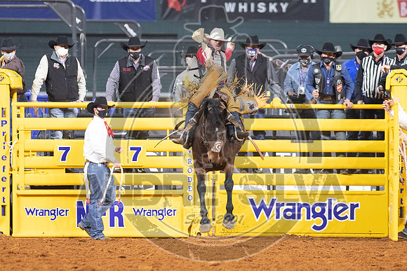 2020_Dez_11_WNFR_Saddle_Bronc_Brody Cress_997