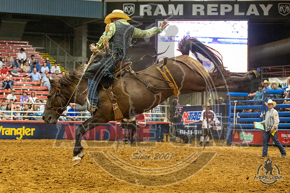 07_06_19_Mesquite_Saddle Bronc Riding_Lathan Lyons_152_Silva