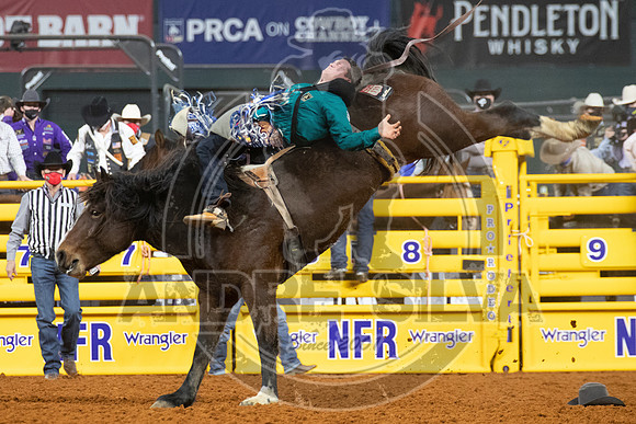 2020_Dez_09_WNFR_Bareback_Chad Rutherford_076