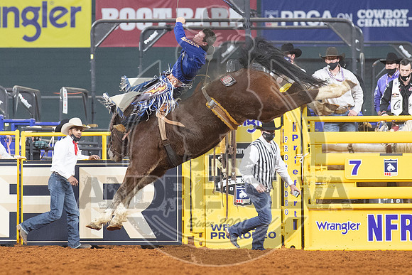 2020_Dez_12_WNFR_Bareback_Chad Rutherford_160