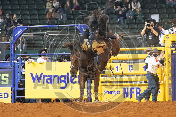 2020_Dez_12_WNFR_Bareback_Kaycee Feild_212