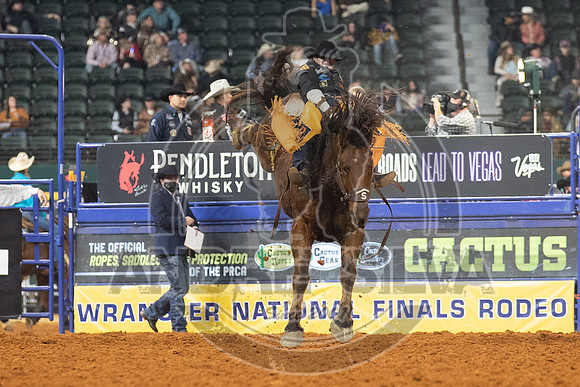 2020_Dez_12_WNFR_Bareback_Kaycee Feild_215