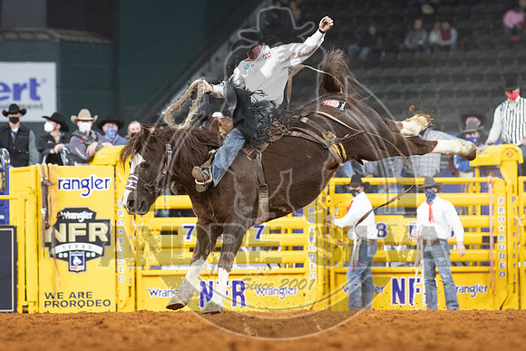 2020_Dez_06_WNFR_Saddle_Bronc_Sterling Crawley_342
