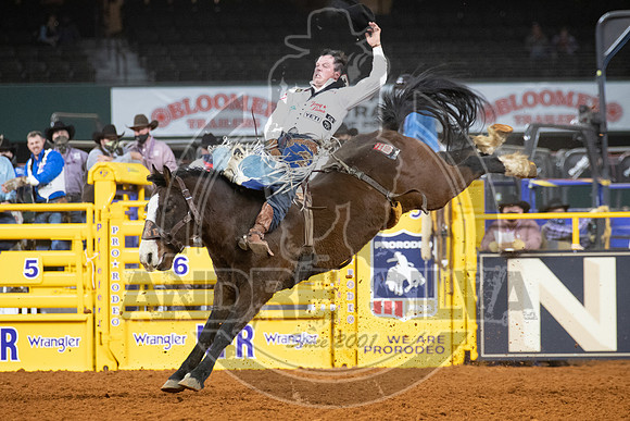 2020_Dez_09_WNFR_Bareback_Richmond Champion_107