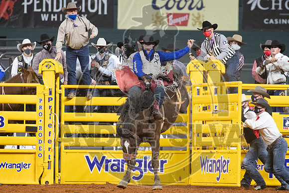 2020_Dez_09_WNFR_Bareback_Leighton Berry_109