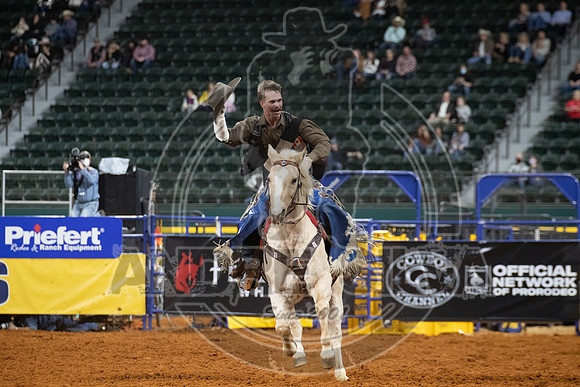 2020_Dez_09_WNFR_Bareback_Orin Larsen_131