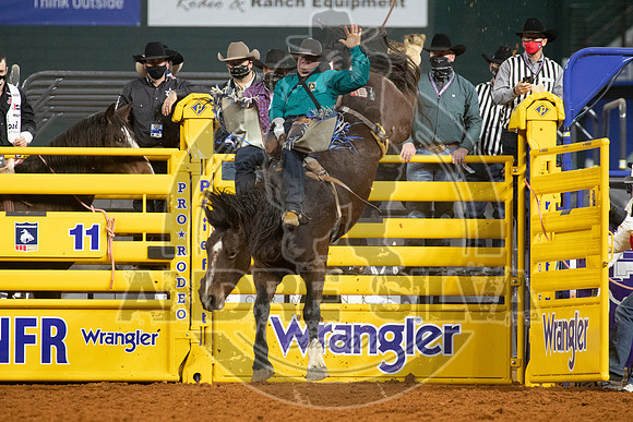 2020_Dez_09_WNFR_Bareback_Chad Rutherford_070