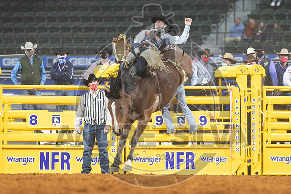 2020_Dez_06_WNFR_Bareback_Jake Brown_101
