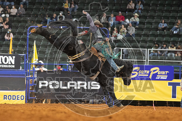 2020_Dez_06_WNFR_Saddle_Bronc_Taos Muncy_280