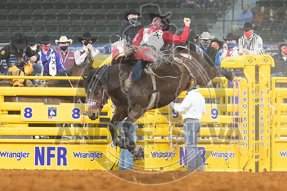 2020_Dez_06_WNFR_Bareback_Leighton Berry_128
