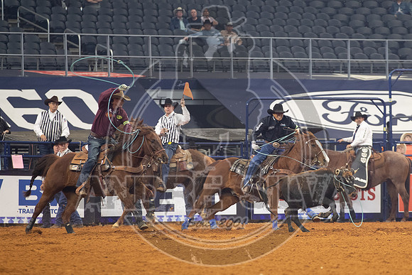 2021_TheAmerican_Team Roping_Derrick Begay Matt Sherwood_AndreSilva_678