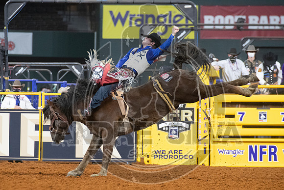 2020_Dez_09_WNFR_Bareback_Leighton Berry_111