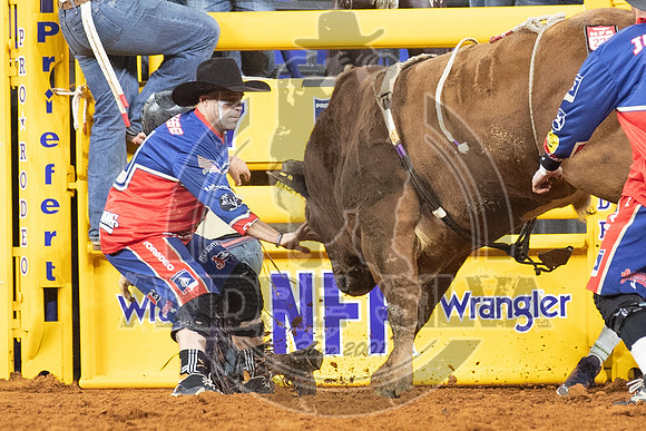 2020_Dez_11_WNFR_Bull_Riding_Denton Fugate_1223
