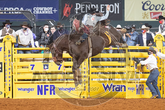 2020_Dez_12_WNFR_Bareback_Clayton Biglow_178
