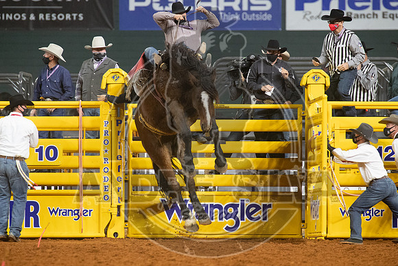 2020_Dez_09_WNFR_Bareback_Tim OConnell_123