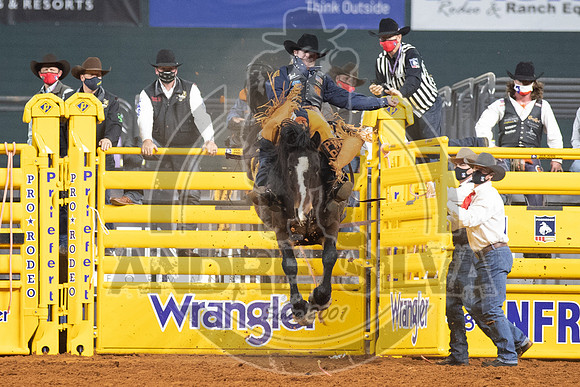 2020_Dez_11_WNFR_Bareback_Kaycee Feild_749