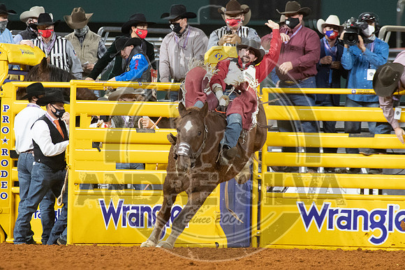 2020_Dez_09_WNFR_Bareback_Winn Ratliff_043