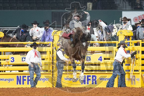 2020_Dez_12_WNFR_Bareback_Winn Ratliff_112