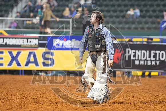 2020_Dez_11_WNFR_Saddle_Bronc_Chase Brooks_960
