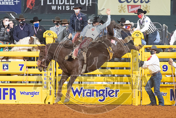 2020_Dez_12_WNFR_Bareback_Clayton Biglow_177