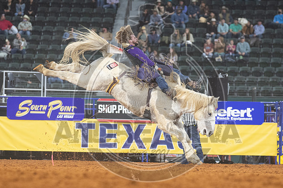 2020_Dez_06_WNFR_Bareback_Tilden Hooper_086