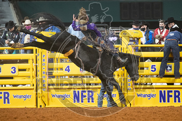 2020_Dez_09_WNFR_Bareback_Tilden Hooper_060