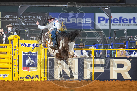 2020_Dez_06_WNFR_Bareback_Jamie Howlett_060