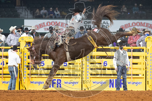 2020_Dez_12_WNFR_Bareback_Clayton Biglow_183