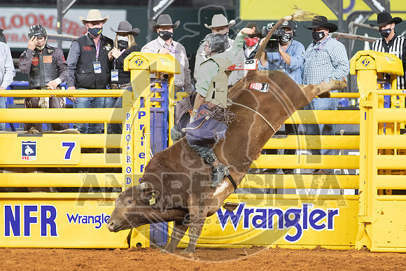 2020_Dez_11_WNFR_Bull_Riding_Denton Fugate_1221