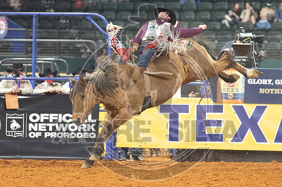 2020_Dez_11_WNFR_Bareback_Mason Clements_722
