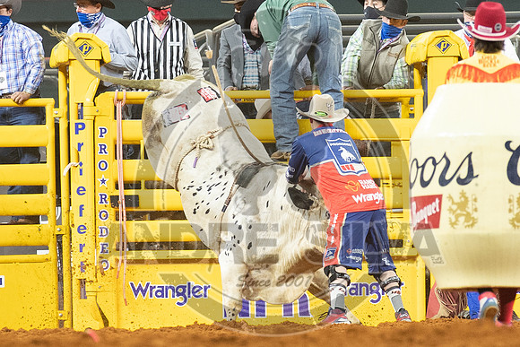 2020_Dez_06_WNFR_Bull_Riding_Dustin Boquet_478