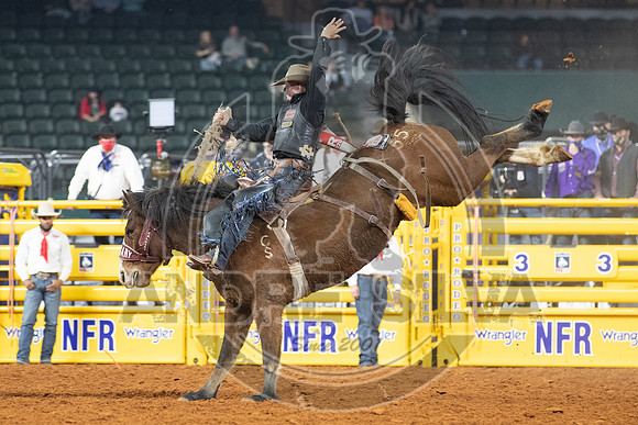2020_Dez_11_WNFR_Saddle_Bronc_Wyatt Casper_1008