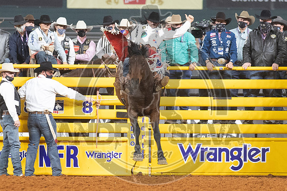 2020_Dez_12_WNFR_Bareback_Mason Clements_170