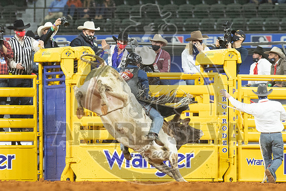 2020_Dez_06_WNFR_Bull_Riding_Colten Fritzlan_507