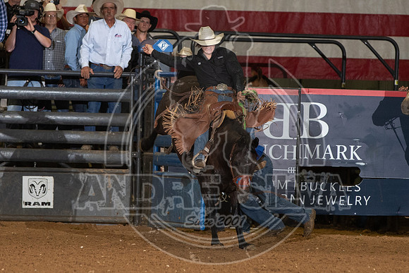 2020_08_01_Mesquite_Saddle_Bronc_Parker_Fleet_230