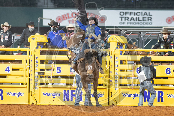2020_Dez_11_WNFR_Saddle_Bronc_Rusty Wright_985