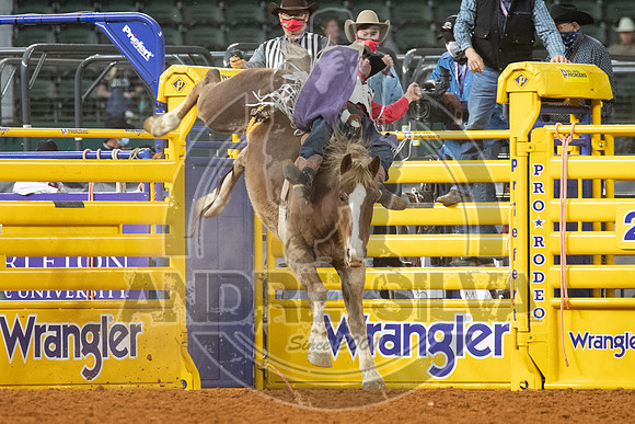 2020_Dez_09_WNFR_Bareback_Cole Reiner_064