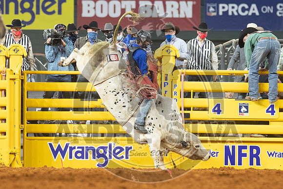 2020_Dez_06_WNFR_Bull_Riding_Dustin Boquet_476