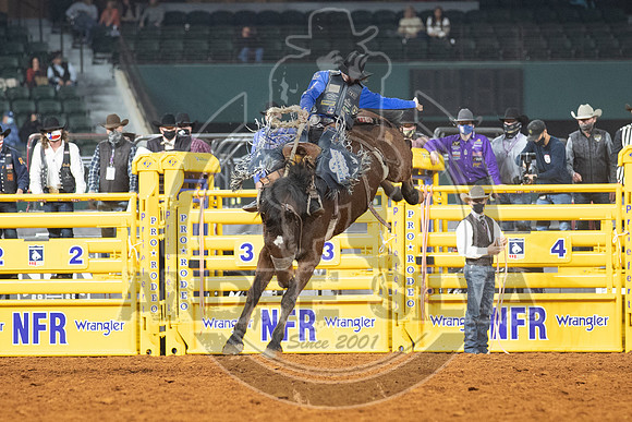2020_Dez_11_WNFR_Saddle_Bronc_Ryder Wright_1011