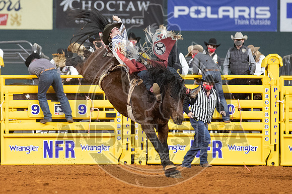 2020_Dez_11_WNFR_Bareback_Leighton Berry_662