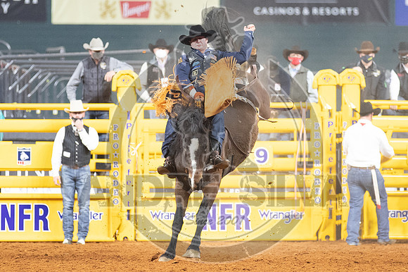 2020_Dez_11_WNFR_Bareback_Kaycee Feild_753