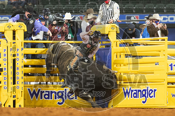2020_Dez_06_WNFR_Bull_Riding_Clayton Sellars_488