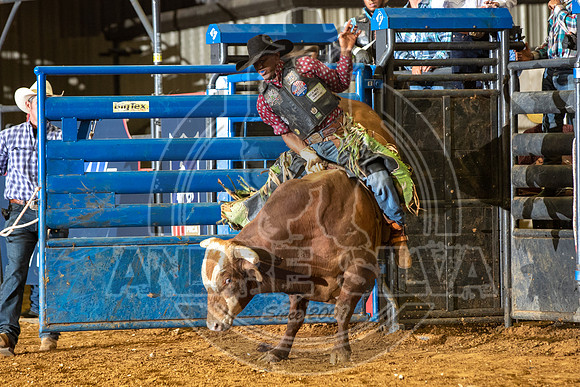 2020_06_13_Mesquite_Bull_Riding_Valdiron_de_Oliveira_440_Silva