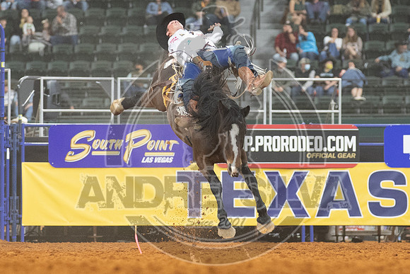 2020_Dez_06_WNFR_Bareback_Richmond Champion_140