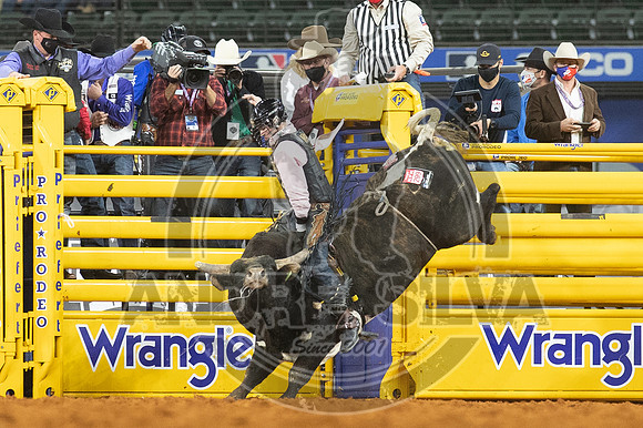 2020_Dez_06_WNFR_Bull_Riding_Clayton Sellars_489