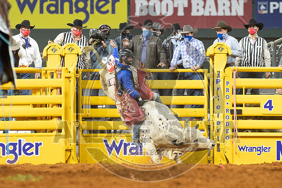 2020_Dez_06_WNFR_Bull_Riding_Dustin Boquet_475