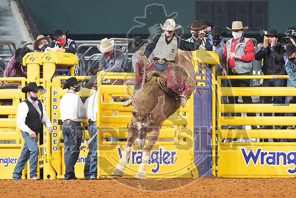 2020_Dez_11_WNFR_Saddle_Bronc_Cole Elshere_899