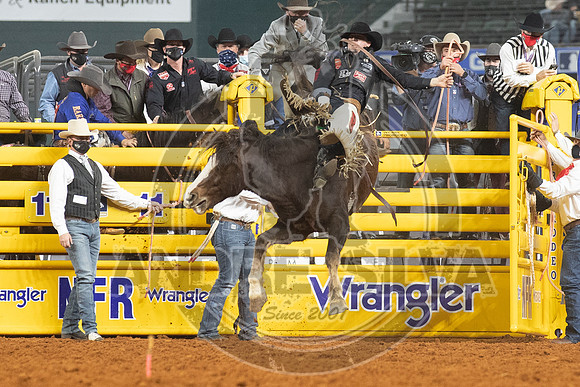 2020_Dez_12_WNFR_Bareback_Jake Brown_148