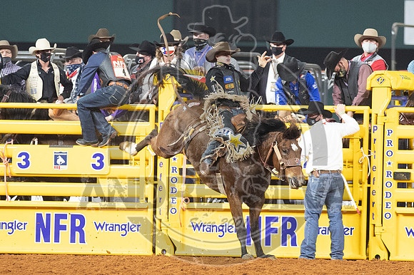 2020_Dez_11_WNFR_Saddle_Bronc_Zeke Thurston_937
