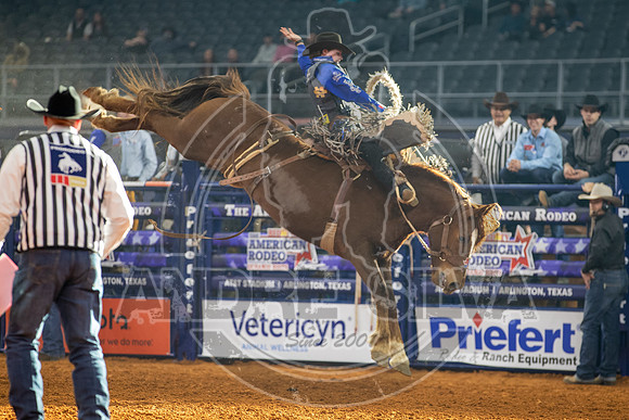 2021_TheAmerican_Saddle Bronc_Ryder Wright_AndreSilva_917